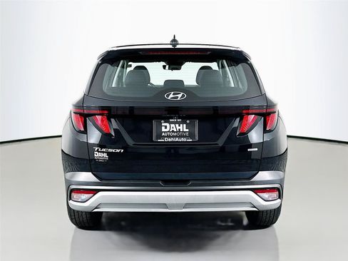 Used 2025 Hyundai Tucson SE AWD/4WD image 12
