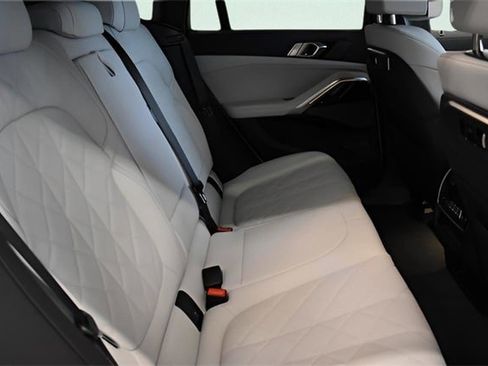 New 2026 BMW X6 xDrive40i image 19