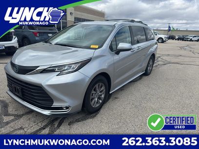 Used 2022 Toyota Sienna XLE