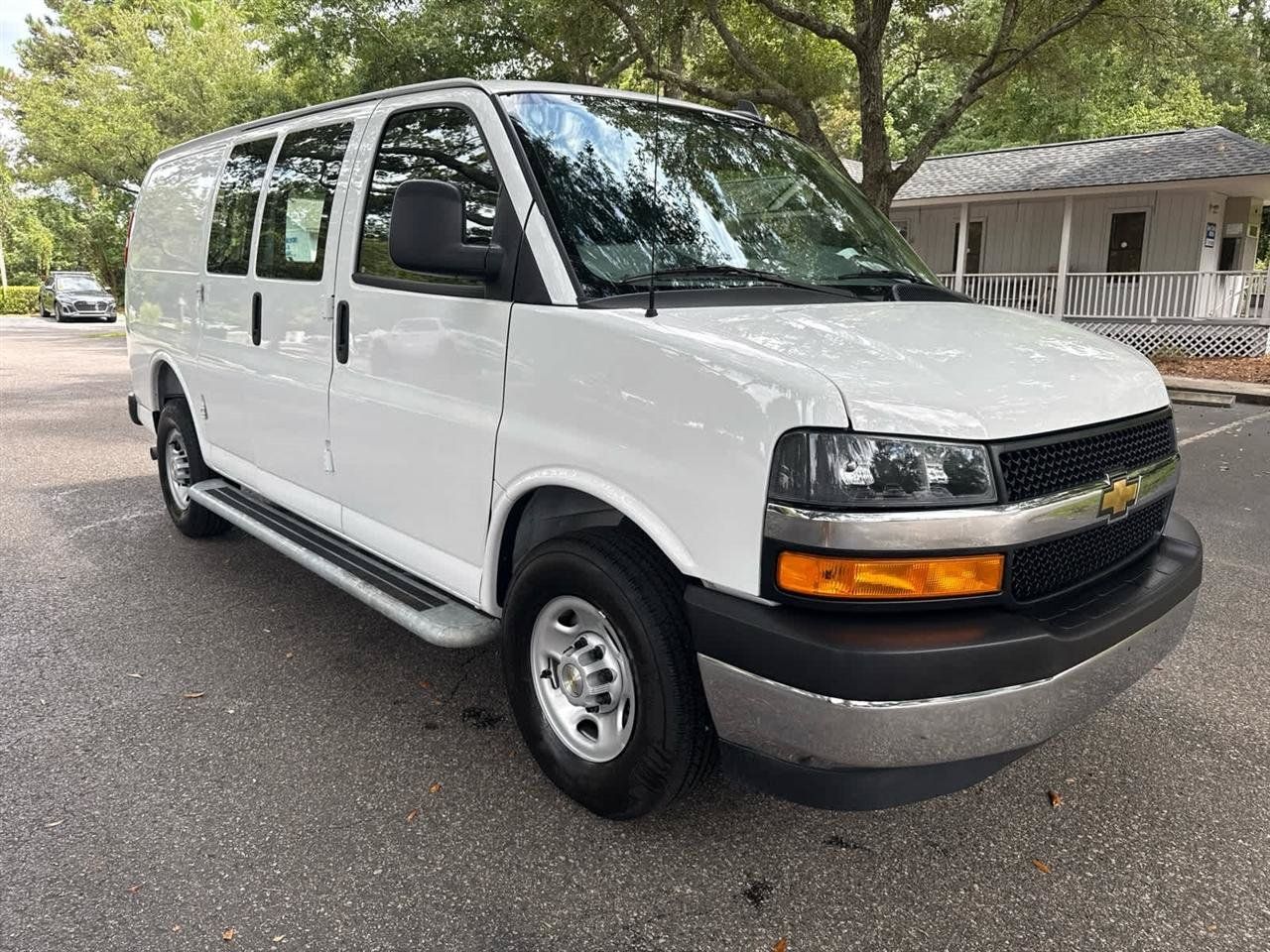 Used 2025 Chevrolet Express 2500 w/ Driver Convenience Package RWD image 6