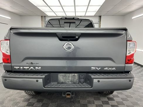 Used 2016 Nissan Titan SV image 21