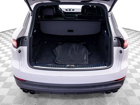 Certified 2023 Porsche Cayenne AWD/4WD image 28