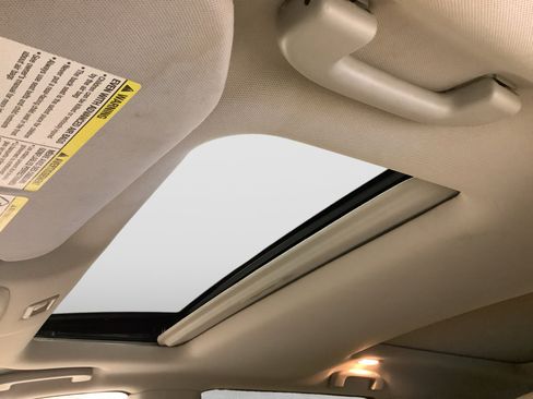 Used 2017 Nissan Pathfinder Platinum FWD image 9