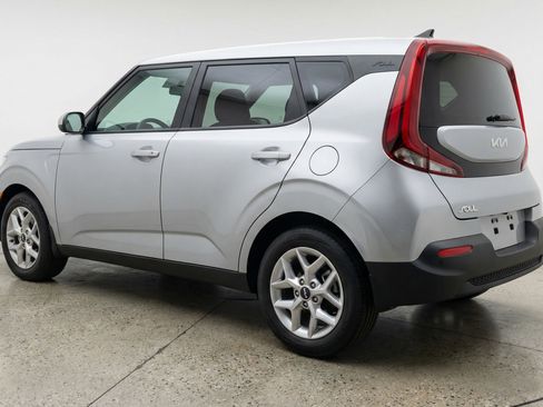 Used 2025 Kia Soul LX w/ LX Technology Package FWD image 6