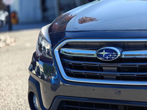 Used 2018 Subaru Outback 2.5i Limited AWD/4WD image 3