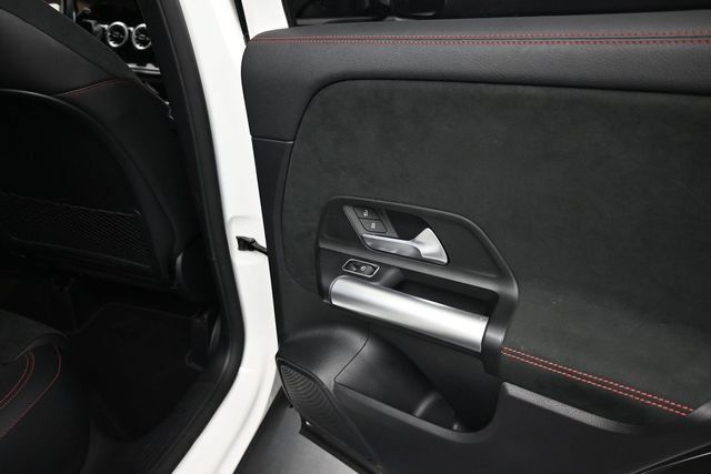 Used 2023 Mercedes-Benz GLA 35 AMG 4MATIC image 22