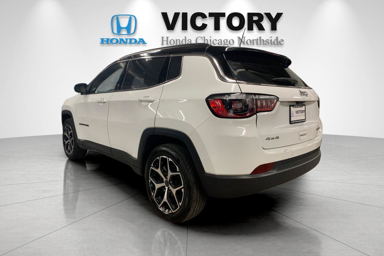 Used 2025 Jeep Compass Limited AWD/4WD image 4
