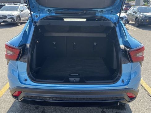 Used 2025 Chevrolet Trax RS w/ Driver Confidence Package FWD image 9