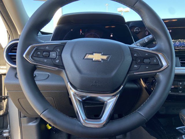 Used 2024 Chevrolet Trax LT w/ Driver Confidence Package FWD image 40