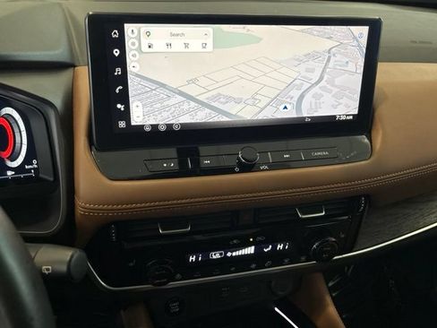 Used 2024 Nissan Rogue Platinum w/ Platinum Premium Package FWD image 32