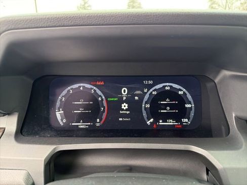 Used 2025 Toyota Tacoma Limited image 23