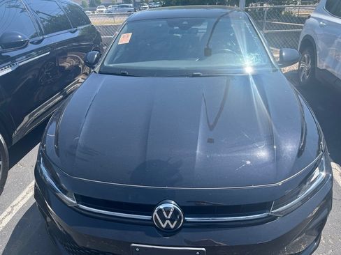 Used 2025 Volkswagen Jetta Sport FWD image 2