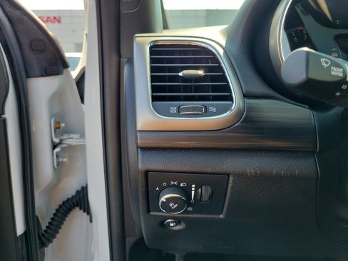 Used 2021 Jeep Grand Cherokee Laredo X image 20