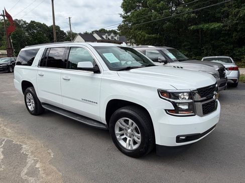 Used 2018 Chevrolet Suburban LT RWD image 4