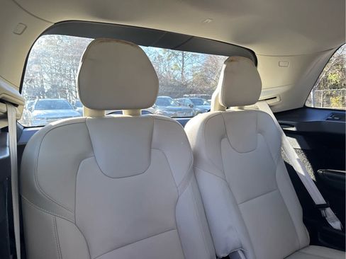 Certified 2023 Volvo XC90 B6 Core w/ Protection Package Premier image 23