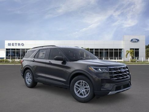 New 2026 Ford Explorer Active RWD image 7