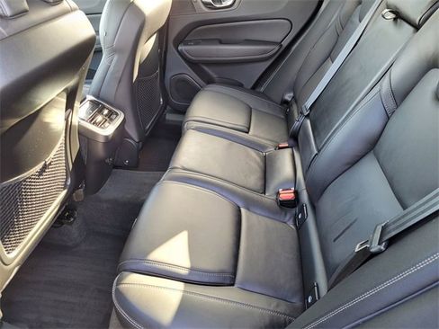 Used 2022 Volvo XC60 B5 Inscription w/ Advanced Package image 7