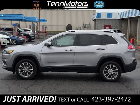 Used 2019 Jeep Cherokee Latitude Plus w/ Cold Weather Group image 9