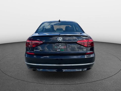 Used 2018 Volkswagen Passat 2.0T R-Line FWD image 6