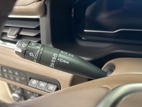 Used 2022 GMC Yukon XL Denali image 18