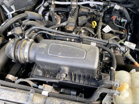 Used 2021 Ford Explorer XLT w/ Equipment Group 202A RWD image 34