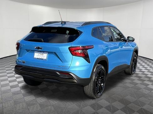 Used 2025 Chevrolet Trax ACTIV w/ Sunroof Package image 6