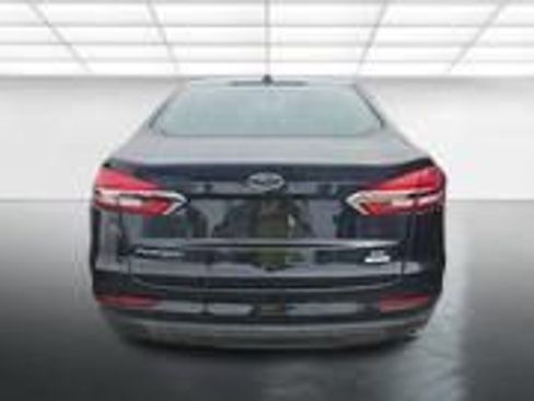 Used 2019 Ford Fusion SE FWD image 12