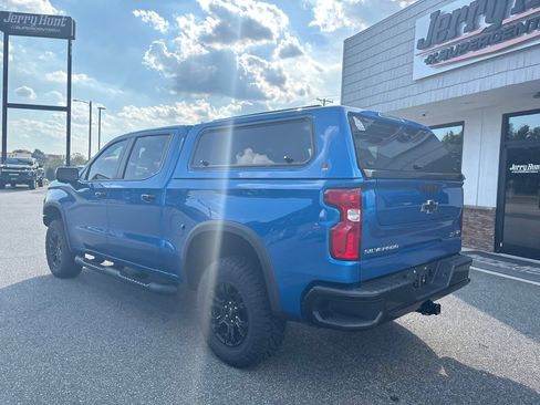 Used 2022 Chevrolet Silverado 1500 ZR2 w/ Technology Package AWD/4WD image 7