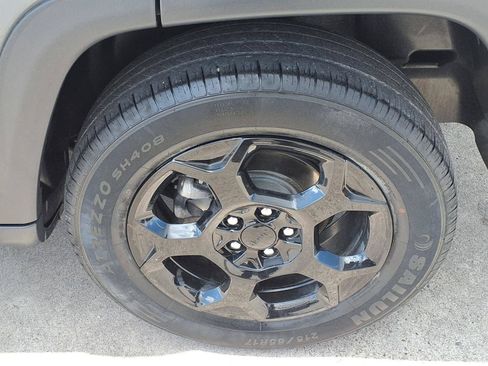 Used 2023 Jeep Compass Trailhawk AWD/4WD image 10