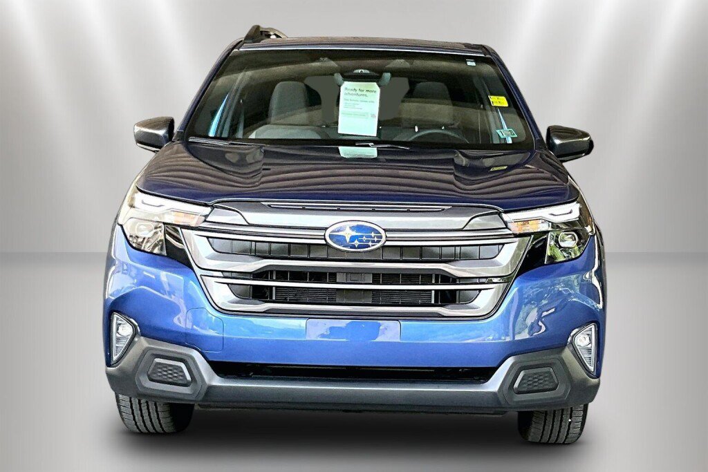 Used 2026 Subaru Forester Premium AWD/4WD image 2