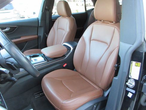 Used 2021 Audi Q8 Prestige w/ Prestige Package image 31