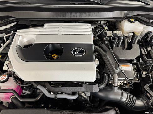 Used 2023 Lexus UX 250h Premium AWD image 9