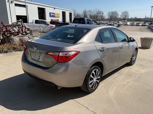 Used 2016 Toyota Corolla LE image 7