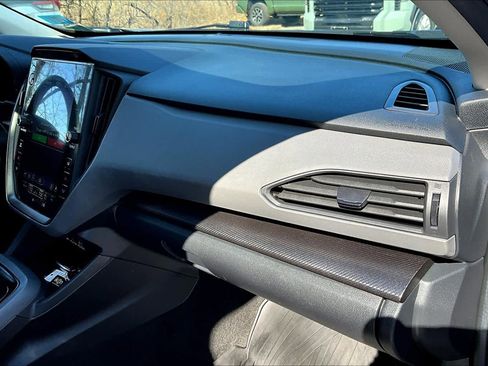 Used 2024 Subaru Crosstrek 2.5i Limited AWD/4WD image 18