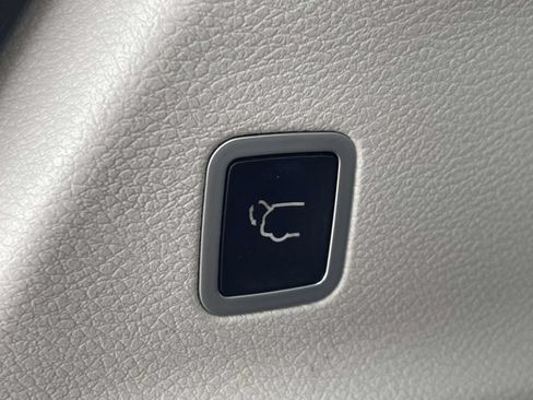Certified 2018 Chrysler Pacifica Touring Plus FWD image 42