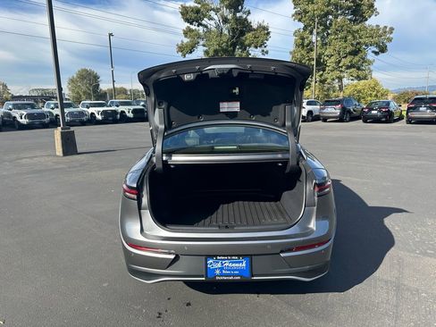 New 2026 Toyota Crown Platinum image 11