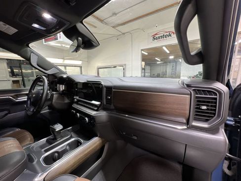 Certified 2024 Chevrolet Silverado 1500 High Country w/ Technology Package image 29