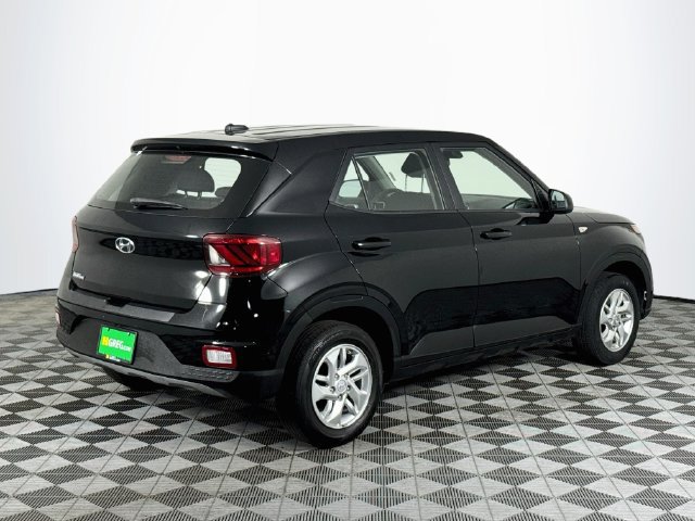 Used 2026 Hyundai Venue SE FWD image 8