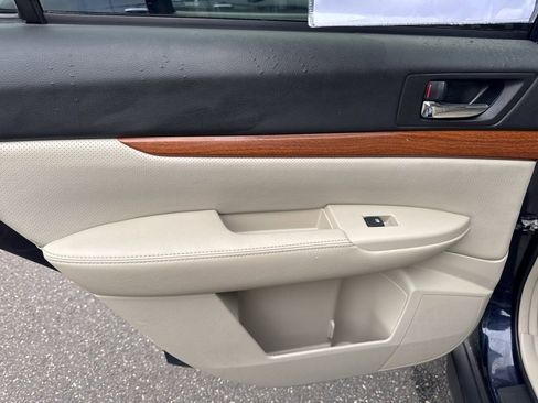 Used 2014 Subaru Outback 3.6R Limited image 36