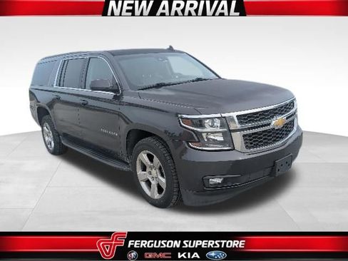 Used 2017 Chevrolet Suburban LT w/ Luxury Package RWD image 1