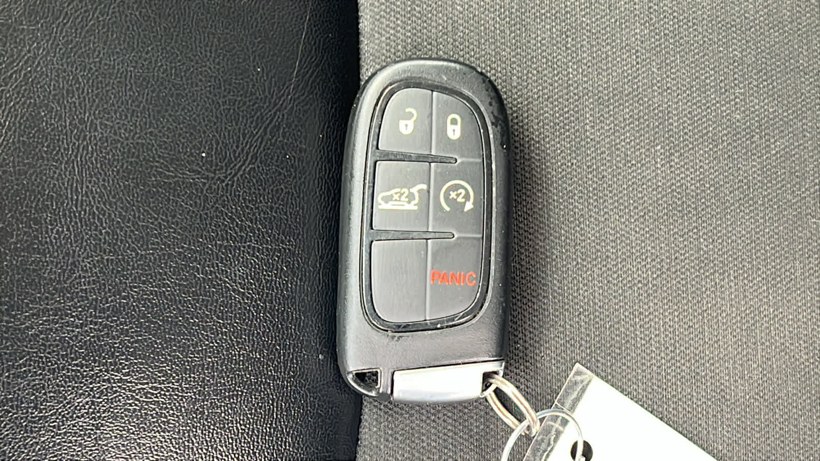 Used 2020 Jeep Cherokee Latitude Plus AWD/4WD image 29