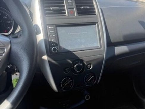 Used 2019 Nissan Versa SV image 10
