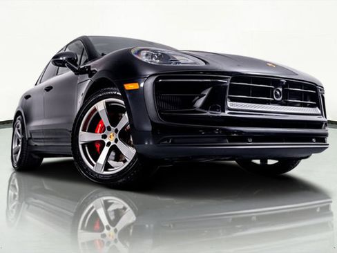 Used 2022 Porsche Macan S w/ Premium Package Plus image 4