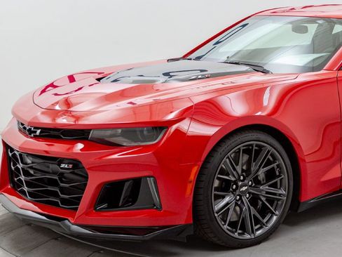 Used 2018 Chevrolet Camaro ZL1 image 9