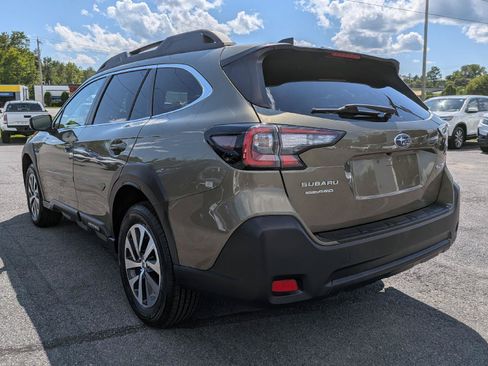 Used 2025 Subaru Outback Premium AWD/4WD image 7