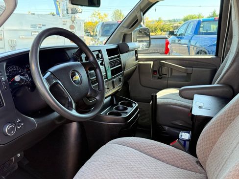 Used 2016 Chevrolet Express 2500 RWD image 26