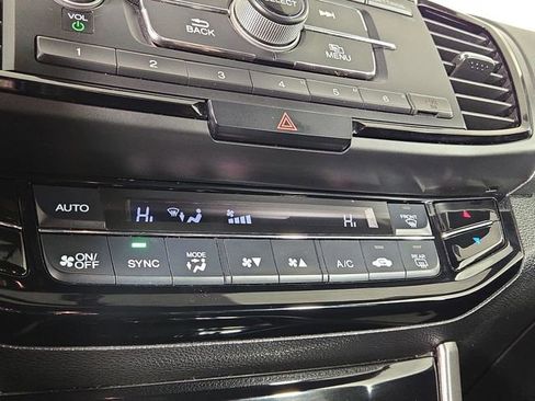 Used 2017 Honda Accord Sport image 18
