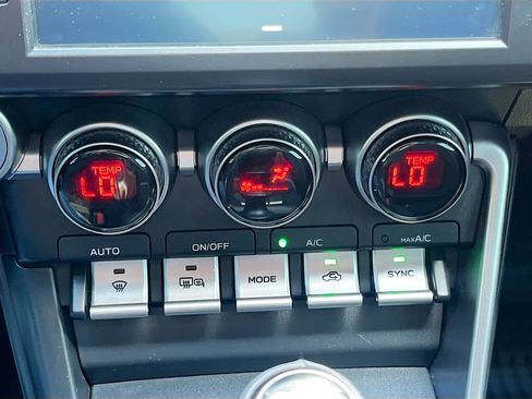 Used 2022 Toyota GR86 RWD image 15