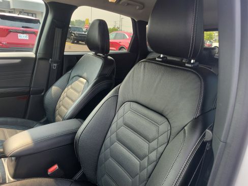 Used 2023 Ford Escape Platinum w/ Premium Technology Package image 19