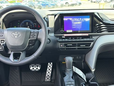New 2026 Toyota Camry SE FWD image 7